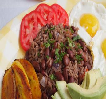 Tico breakfast with gallo pinto, egg and plantain
